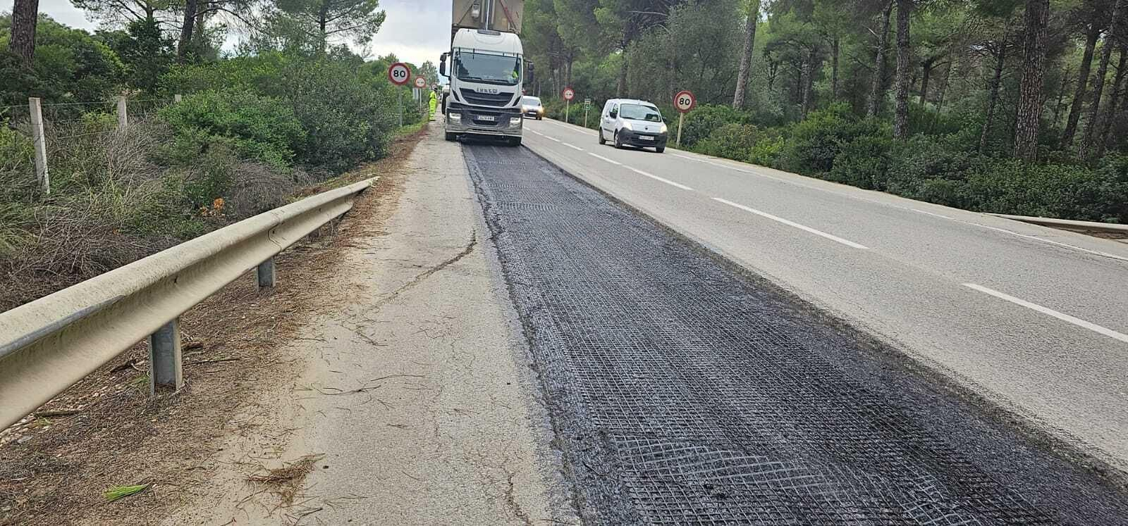 Obras de mejora del firme en la carretera A-2003. Obras de mejora del firme en la carretera A-2003.