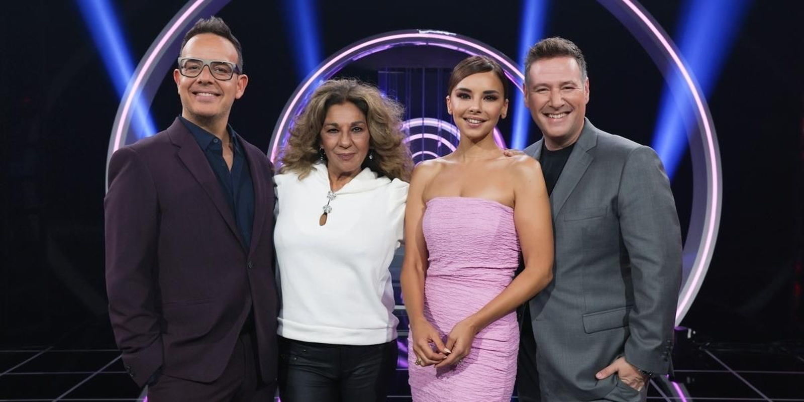 Ángel LLàcer, junto a sus compañeros de 'Tu cara me suena': Lolita, Chenoa y Carlos Latre.