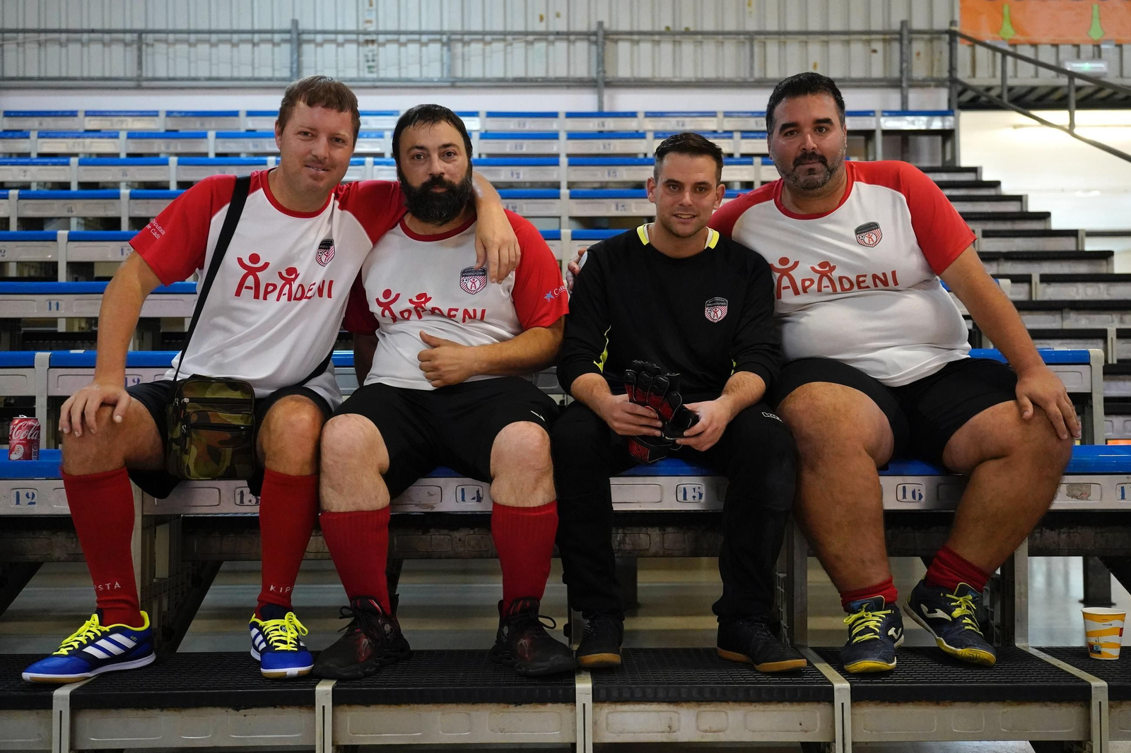 Desde las 9:00 hasta las 12:30. XXIII Torneo de Navidad de Fútbol Sala Apadis-Loluba C.F. para personas con discapacidad intelectual, en el Polideportivo ¿Ciudad de Algeciras-Dr. Juan Carlos Mateo¿. Lo suyo son fotos de grupos, pero también de partidos. Una galería: "Las fotos del XXIII Torneo de Navidad de Fútbol Sala para personas con discapacidad intelectual, en Algeciras" . .