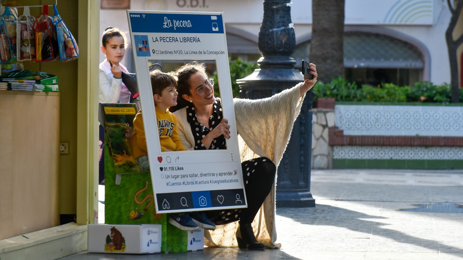 Las fotos de la Feria del Libro de La Línea