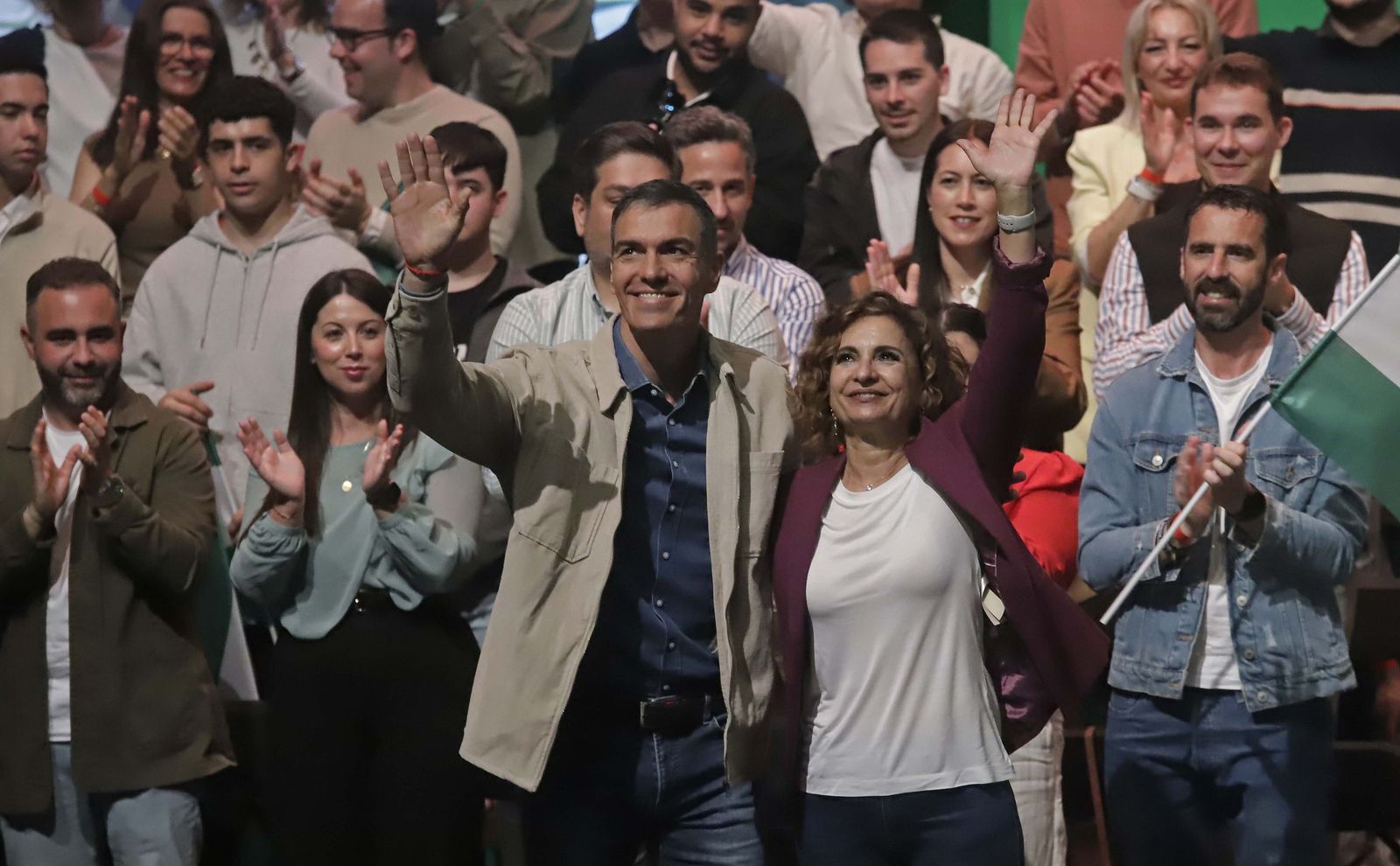 Fotos del mitin del PSOE con Pedro Sánchez y María Jesús Montero en La ...