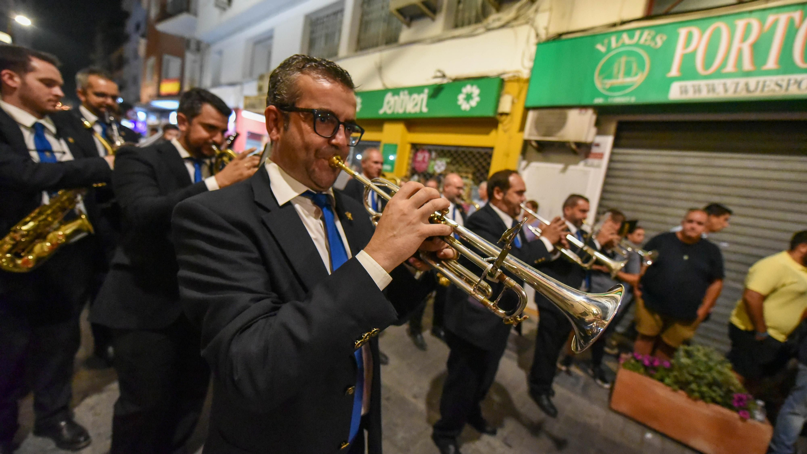 La Magna Mariana de Algeciras por la calle Convento, en imagenes