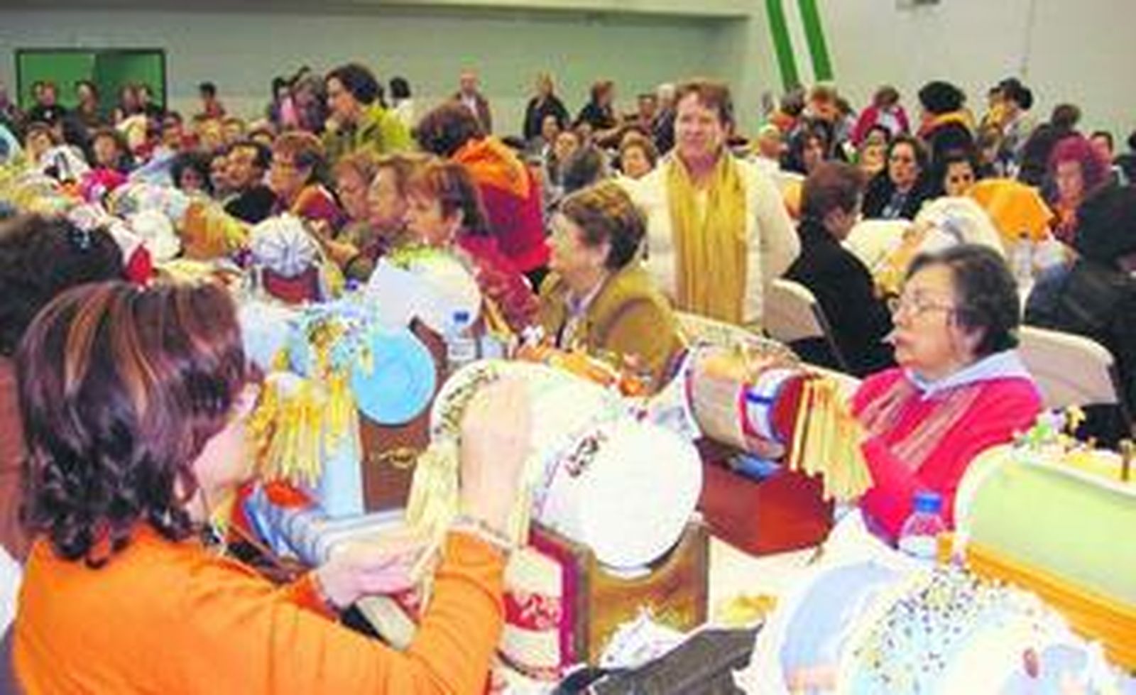 Las pequeñas también se interesan por el bolillo.