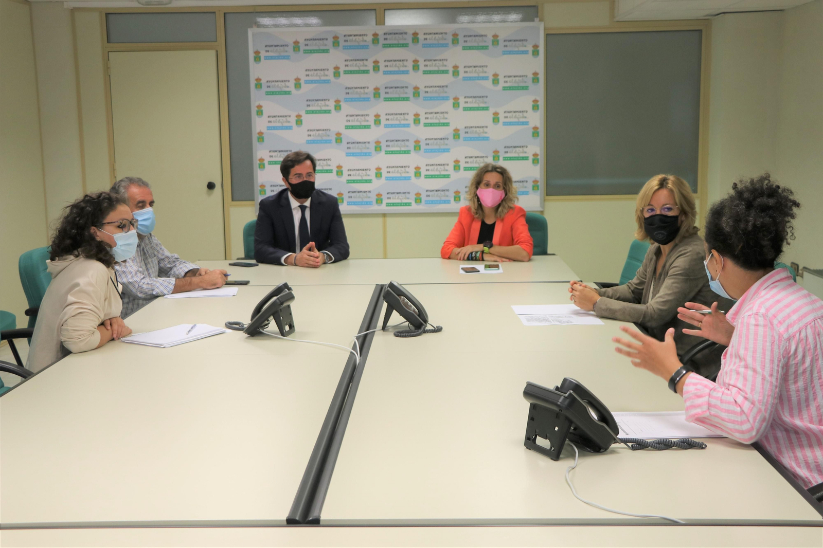 Reunión con los rastreadores.