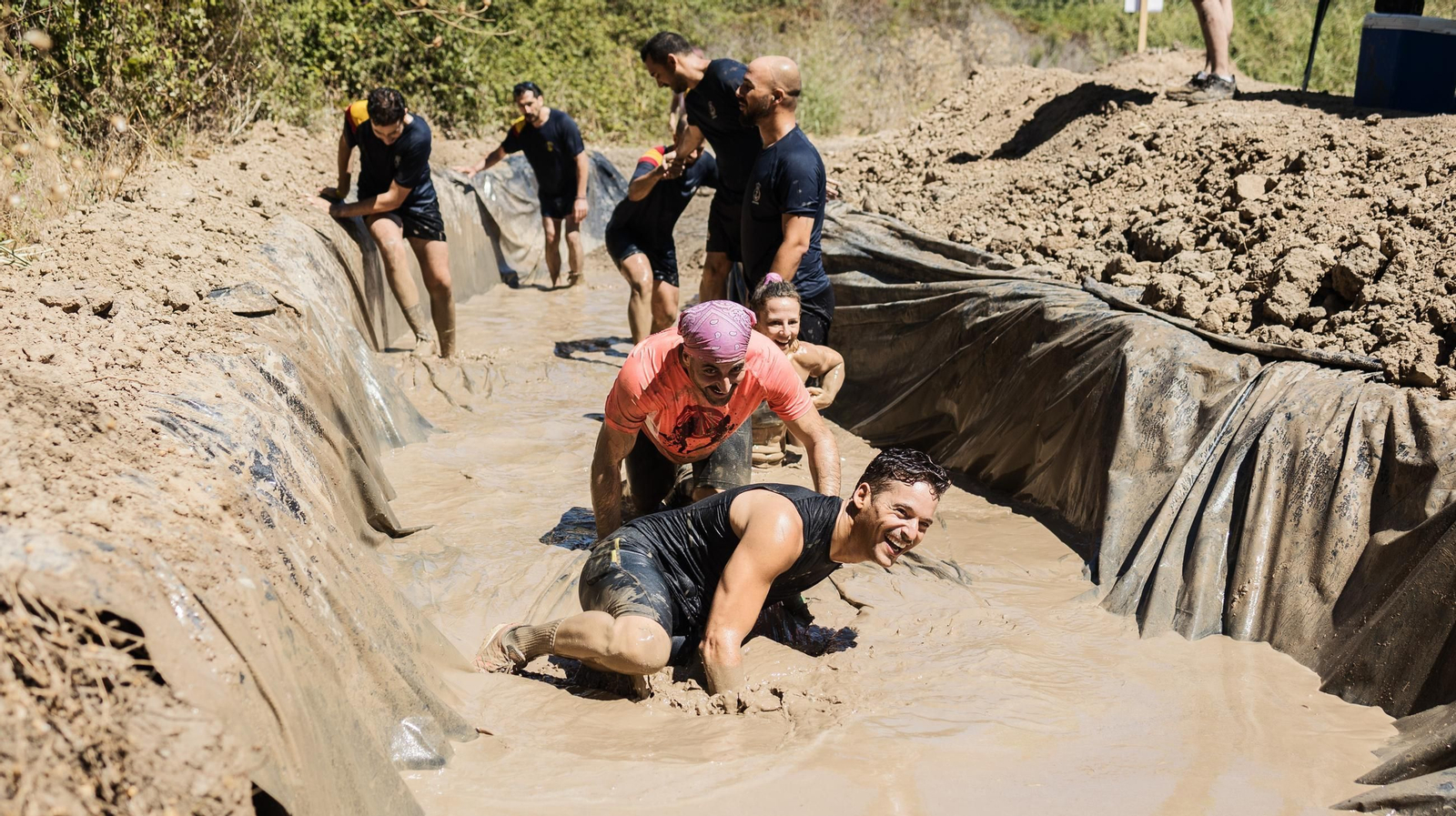 Búscate en la Carrera del Barro de La Barca de la Florida 2024