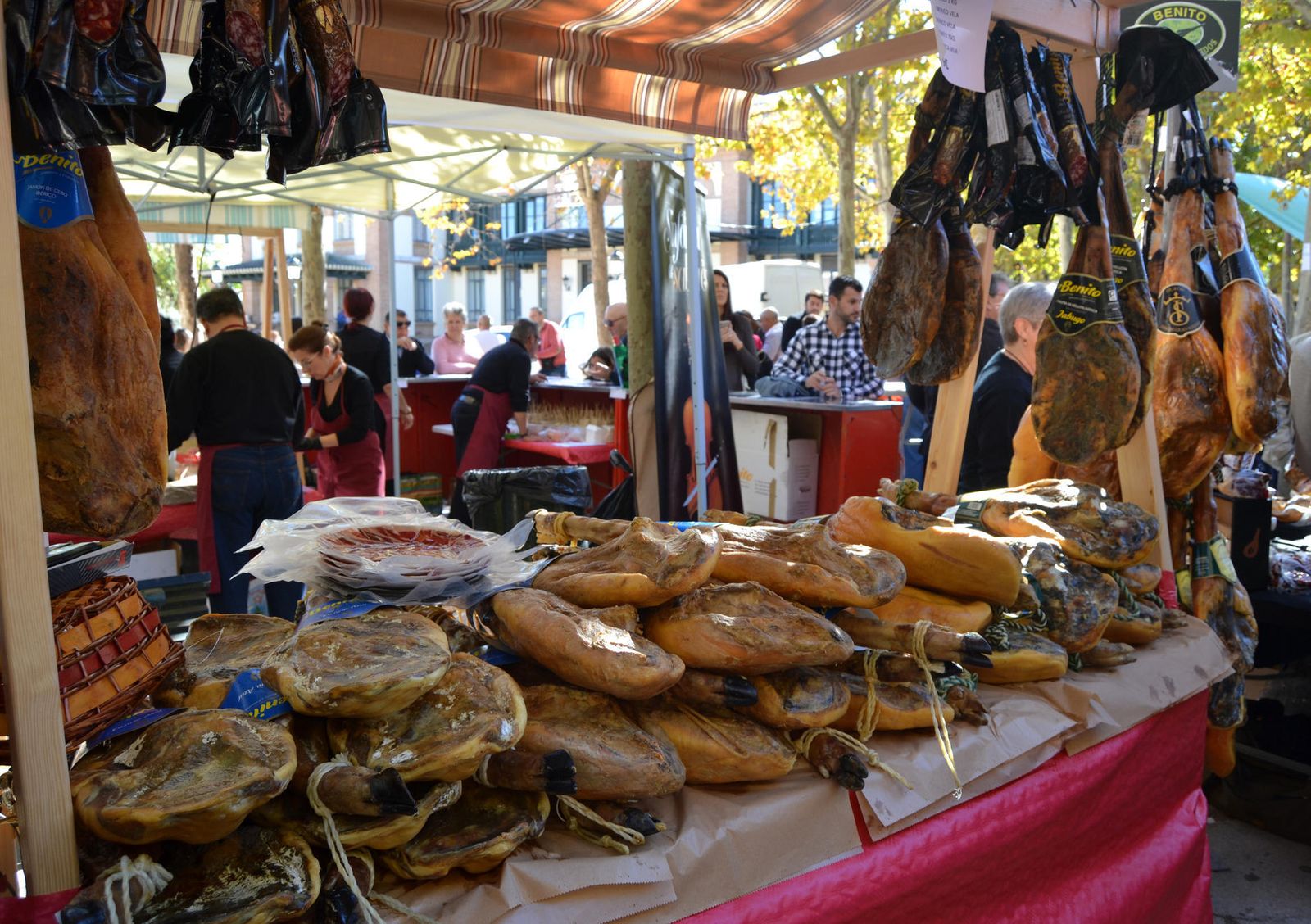 La XI Feria del Jamón de Campillos, en imágenes