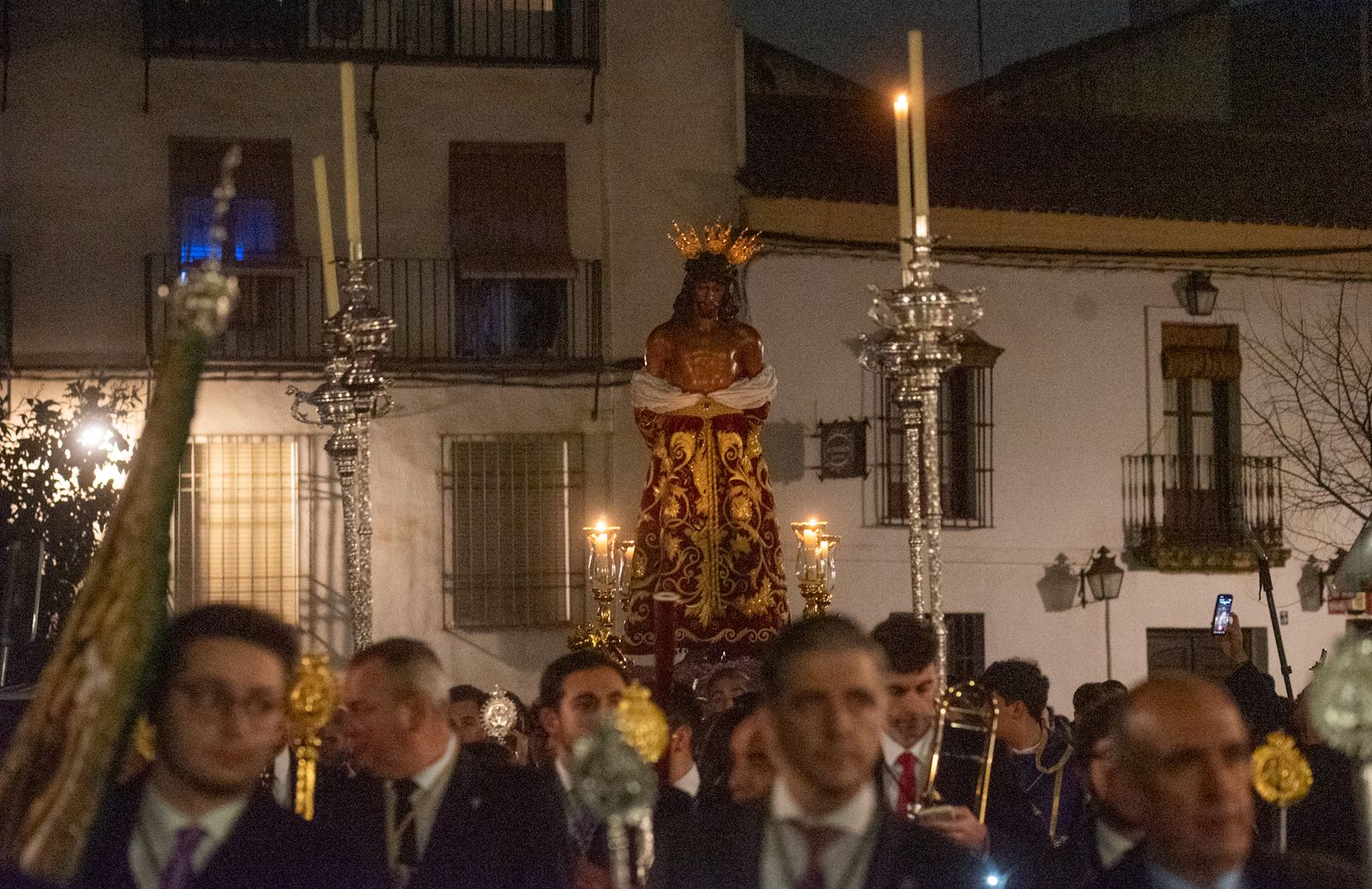 El vía crucis del Señor de las Penas en el Miércoles de Ceniza de Córdoba, en imágenes