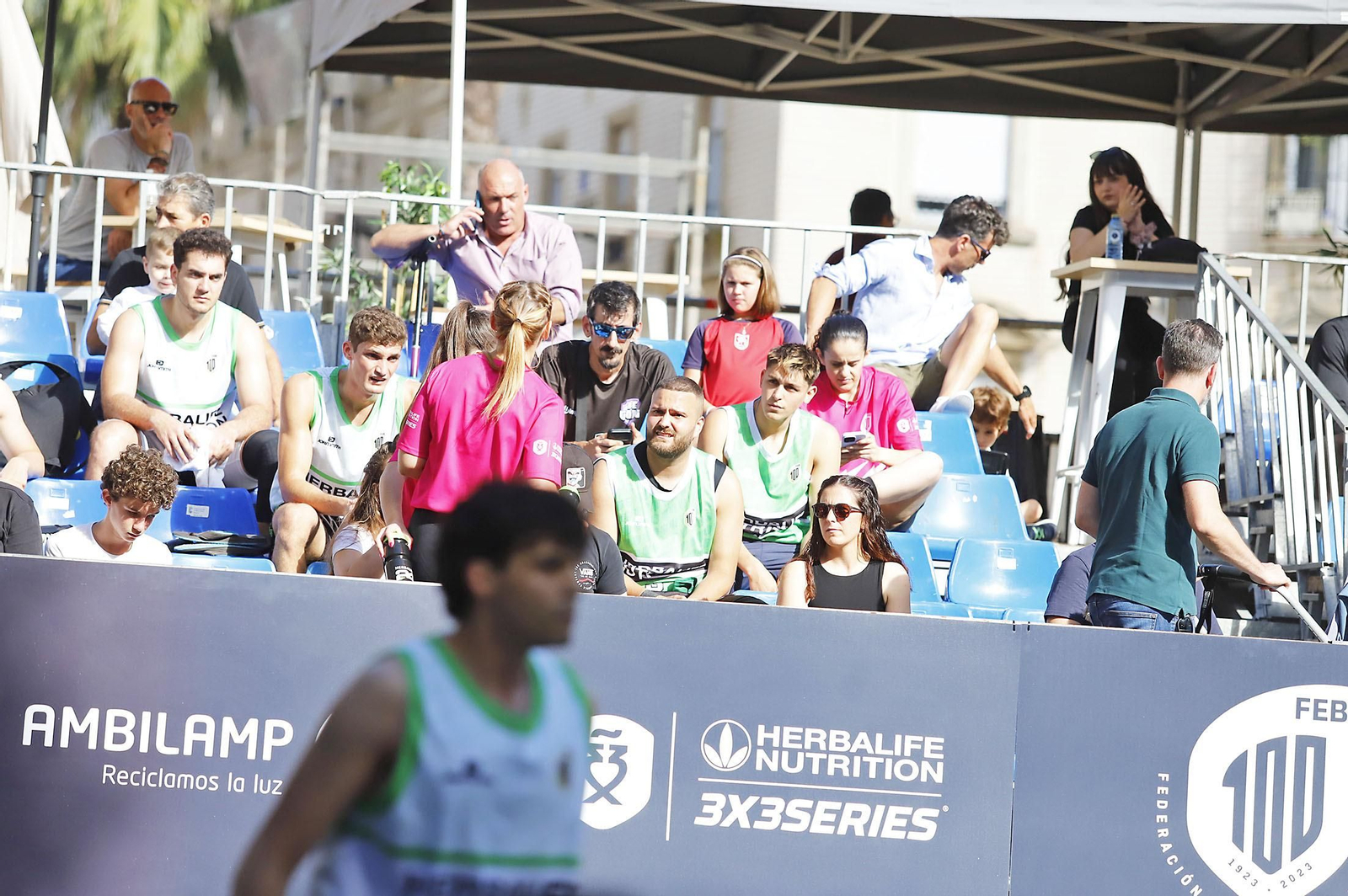 Imágenes del circuito Herbalife 3x3 de baloncesto en la Plaza de Las Monjas de Huelva