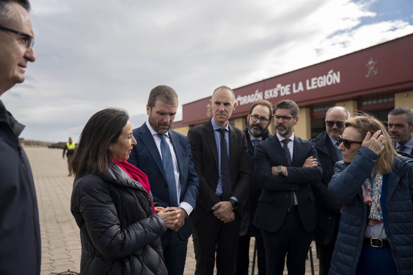 Margarita Robles entrega en Viator los primeros vehículos 8x8 ‘Dragón’ al Ejército de Tierra