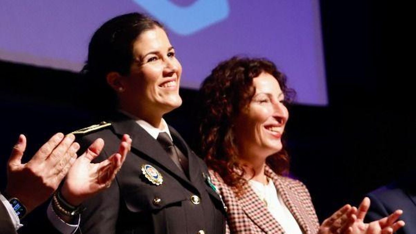 Ana Menchaca, agente que sufrió un grave accidente durante un servicio .