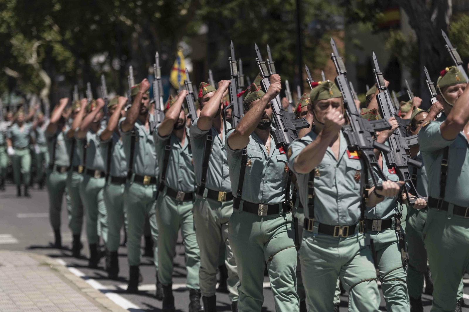 Las imágenes del desfile del Día de las Fuerzas Armadas en Sevilla