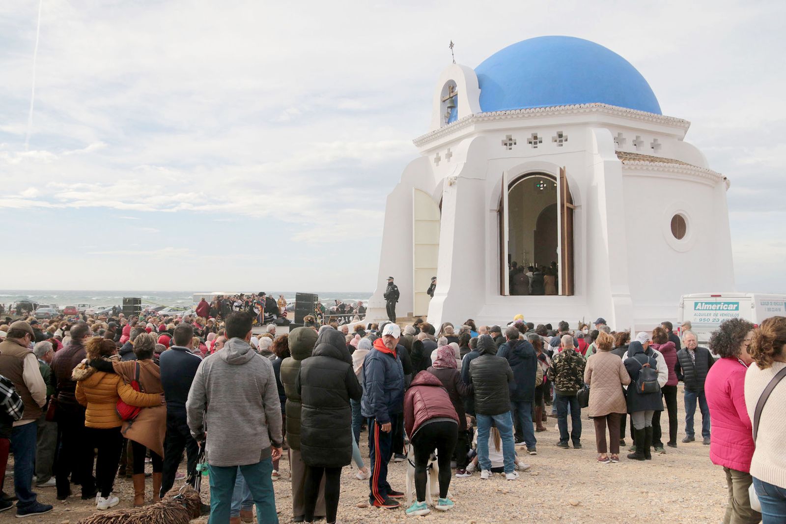 Miles de almerienses acuden a Torregarcía en la Romería de la Virgen del Mar