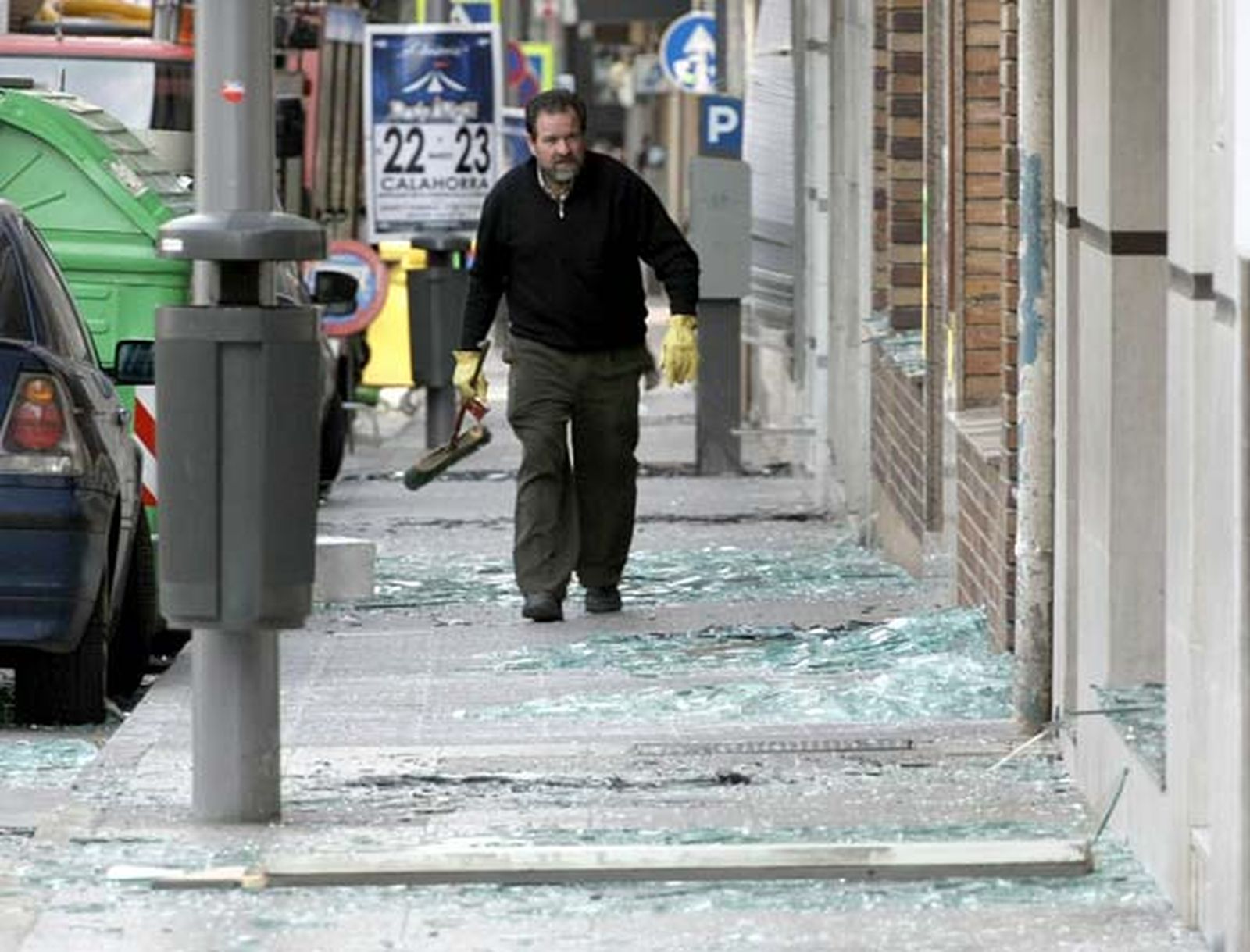 ETA estalla un coche-bomba en el cuartel de la Guardia Civil de Calahorra