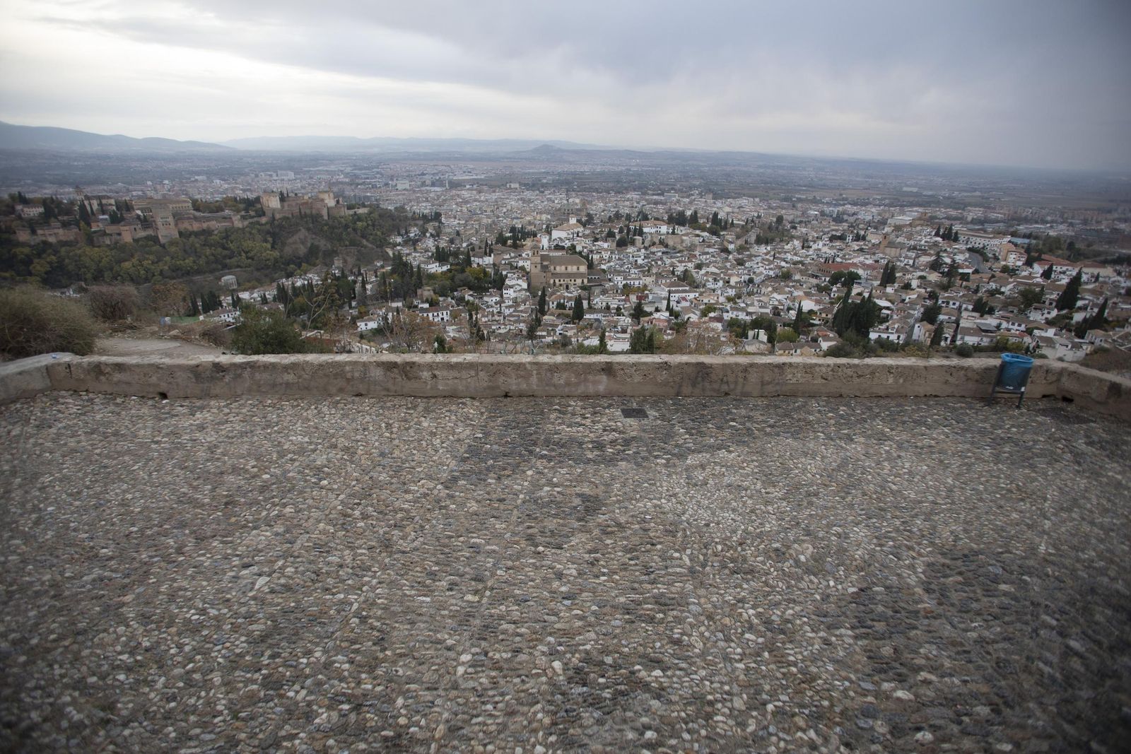 Fotos de San Miguel Alto, el barrio de Granada que pende de un hilo