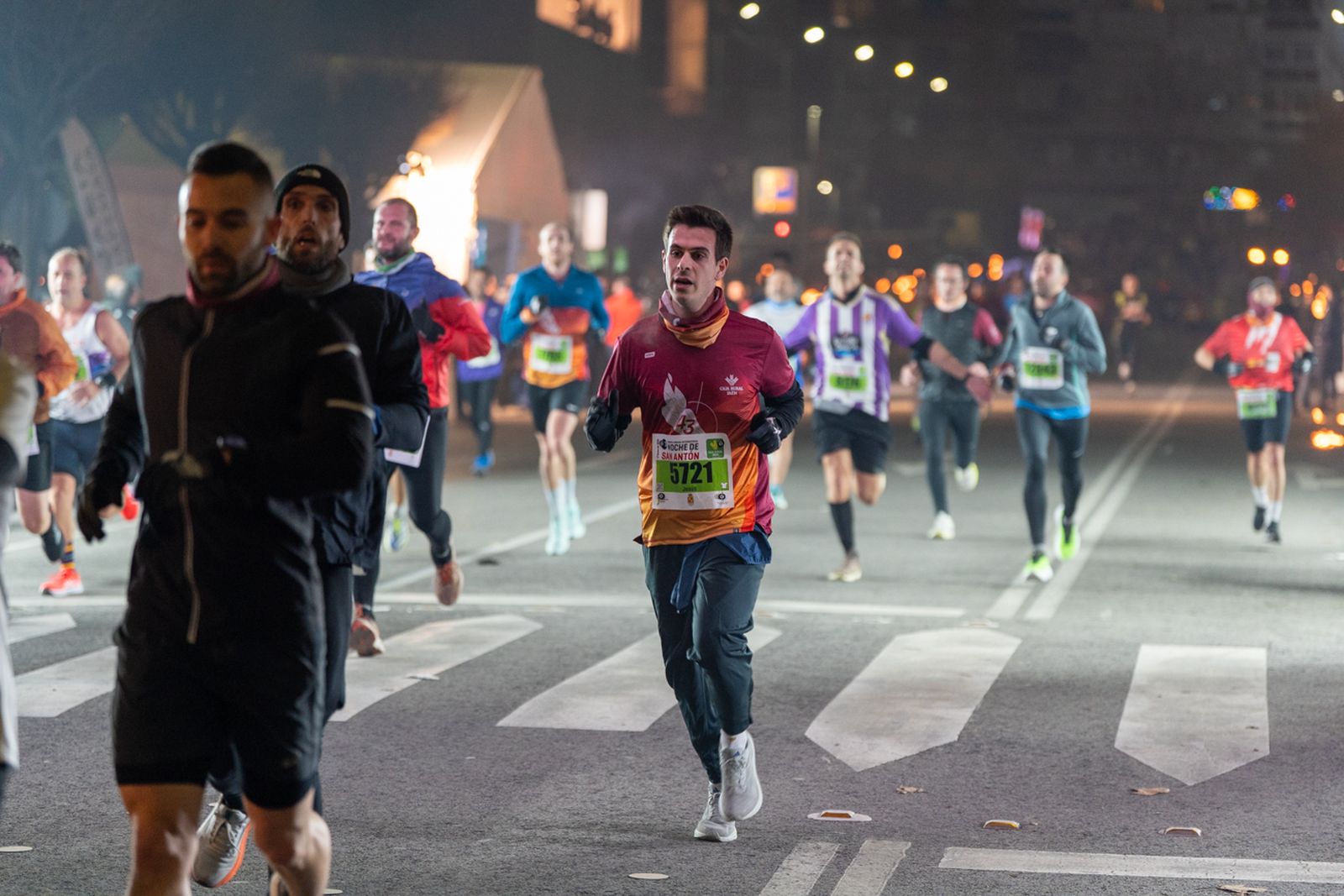 En imágenes: búscate en tu llegada a meta de la Carrera de San Antón 2026 (6)