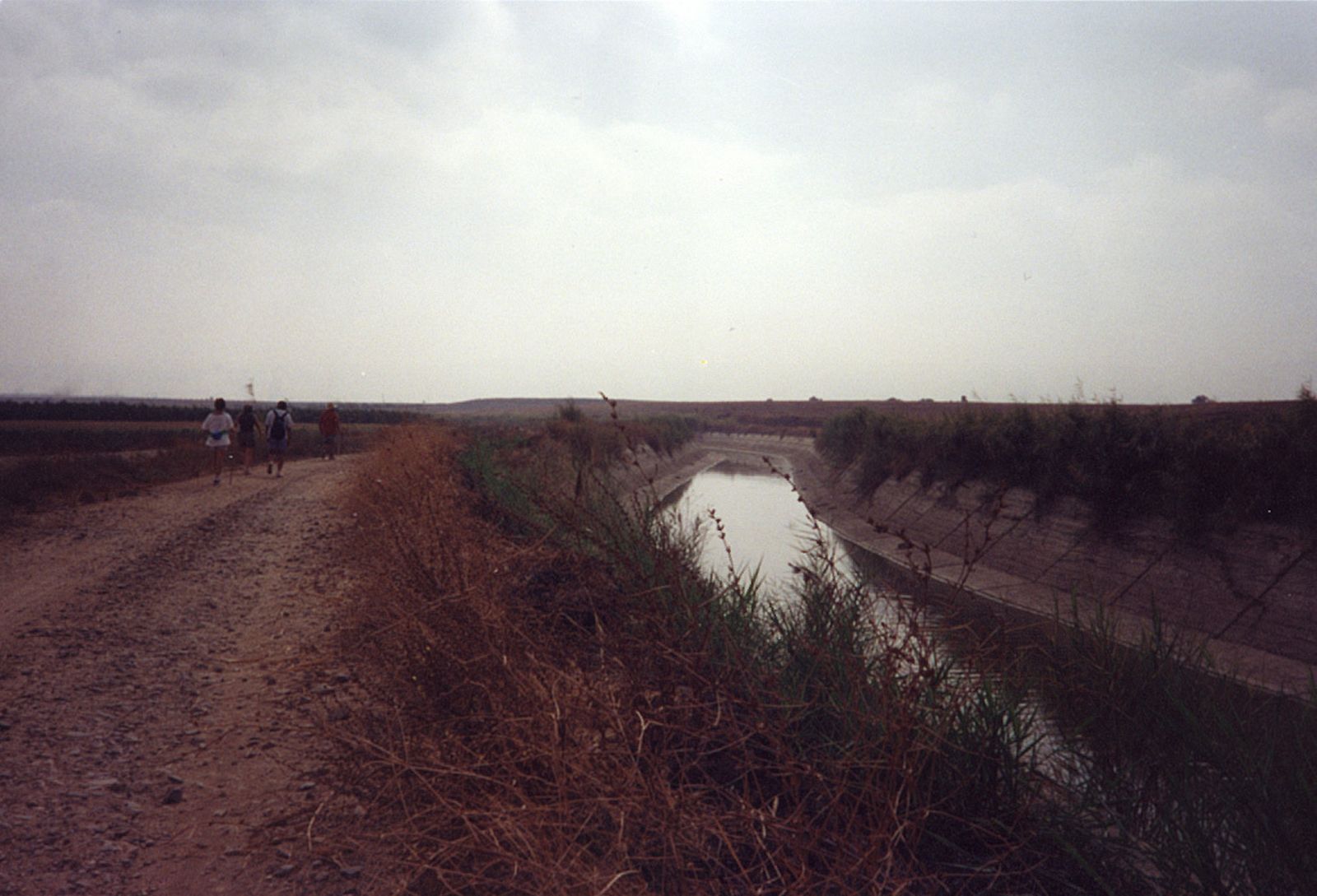 Canal del río Guadaira y Guadalquivir conocido como Canal de los Presos.