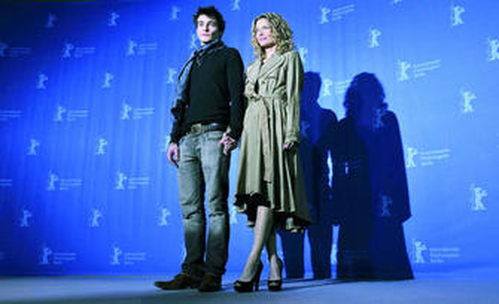 Rupert Friend y Michelle Pfeiffer, en la presentación de la película.