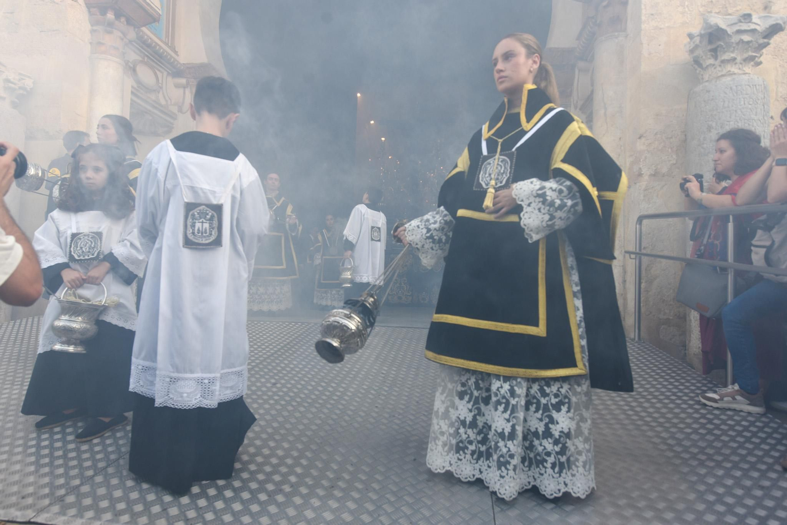 Las fotos del traslado del Remedio de Ánimas tras el Magno Vía Crucis de Córdoba
