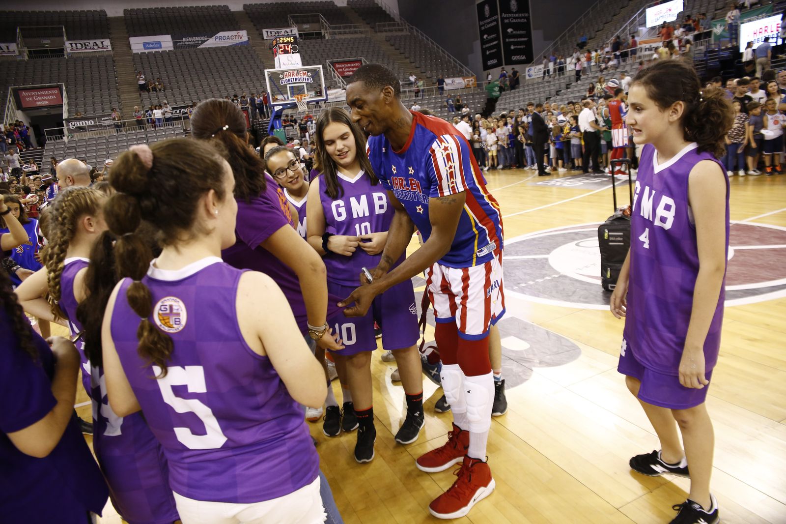 El espectáculo de los Globetrotters inunda el Palacio de Deportes