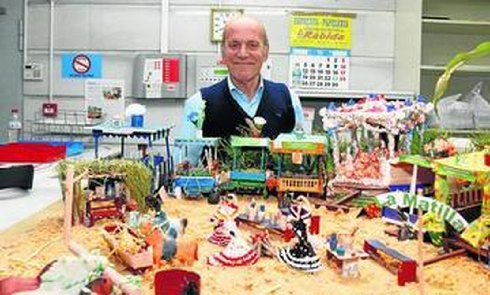 La recreación de la pernocta de la Hermandad del Rocío de Huelva y las maquetas de la casa de los ingleses y la noria.