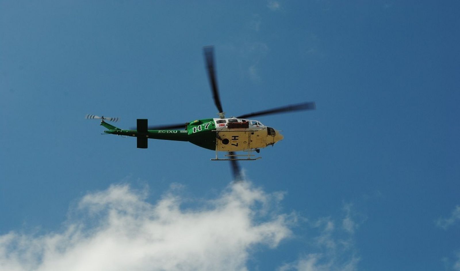 El herido fue evacuado en un helicóptero de la Guardia Civil