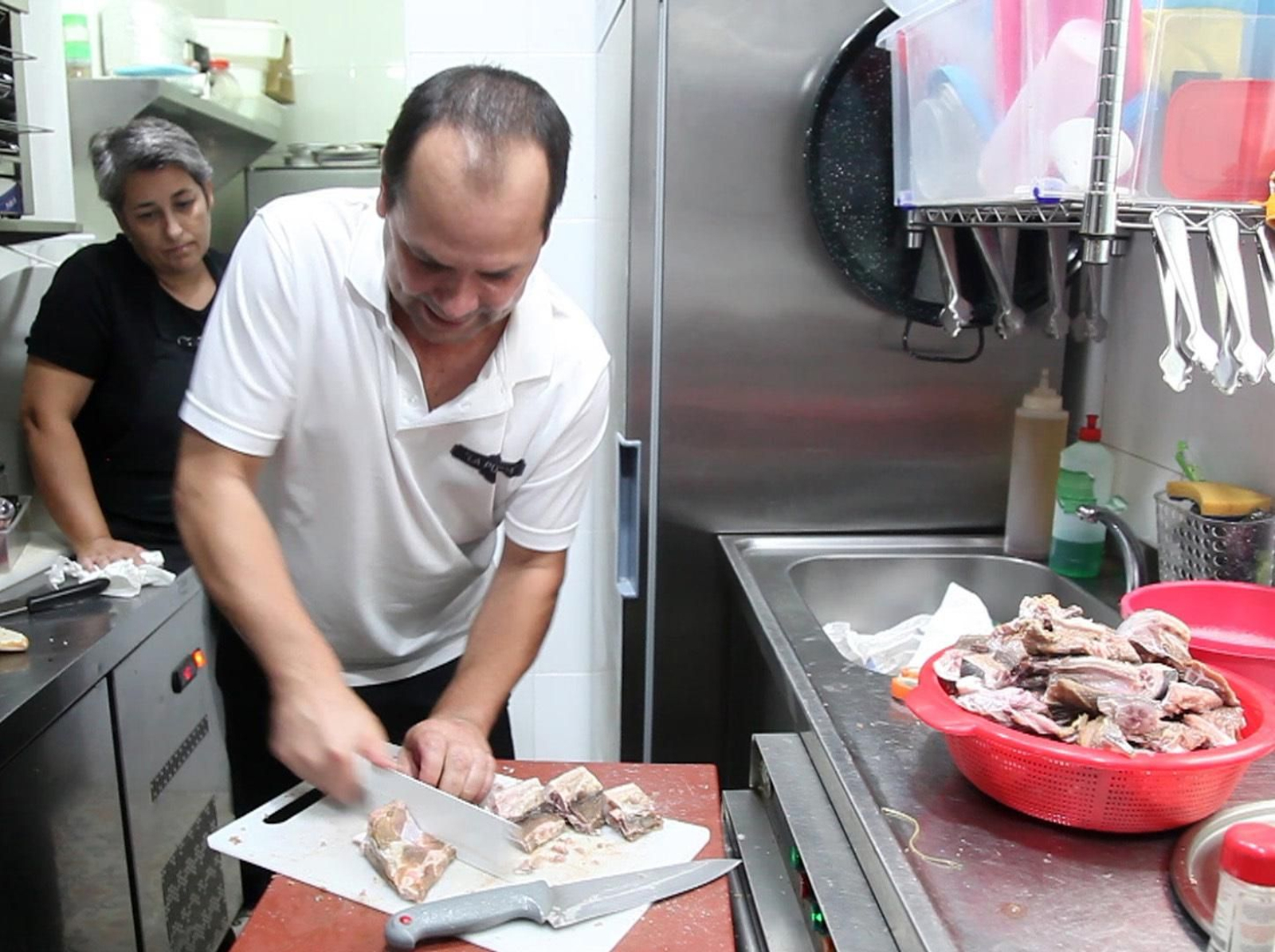 Recuperan la espineta de atún rojo de almadraba, un desecho de lujo