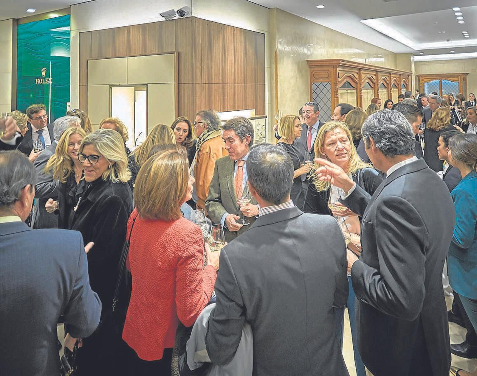 A la fiesta de reapertura de la Joyería Gordillo acudieron muchos clientes, amigos y familiares.