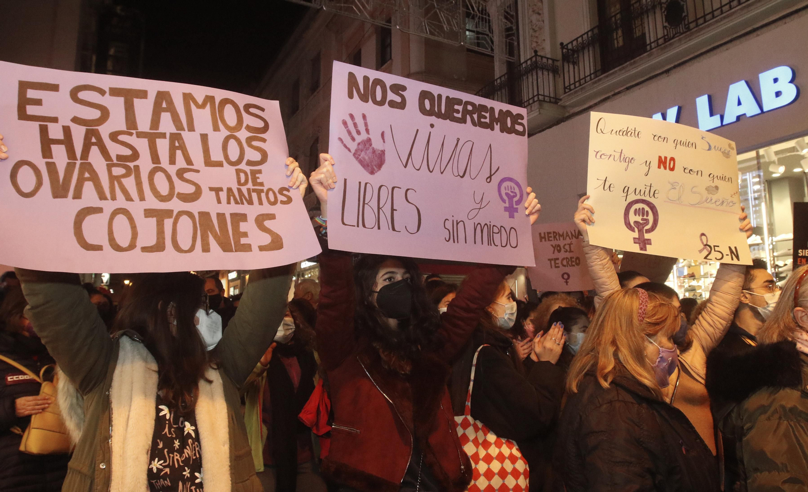 La manifestación contra la violencia de género en Córdoba, en fotografías