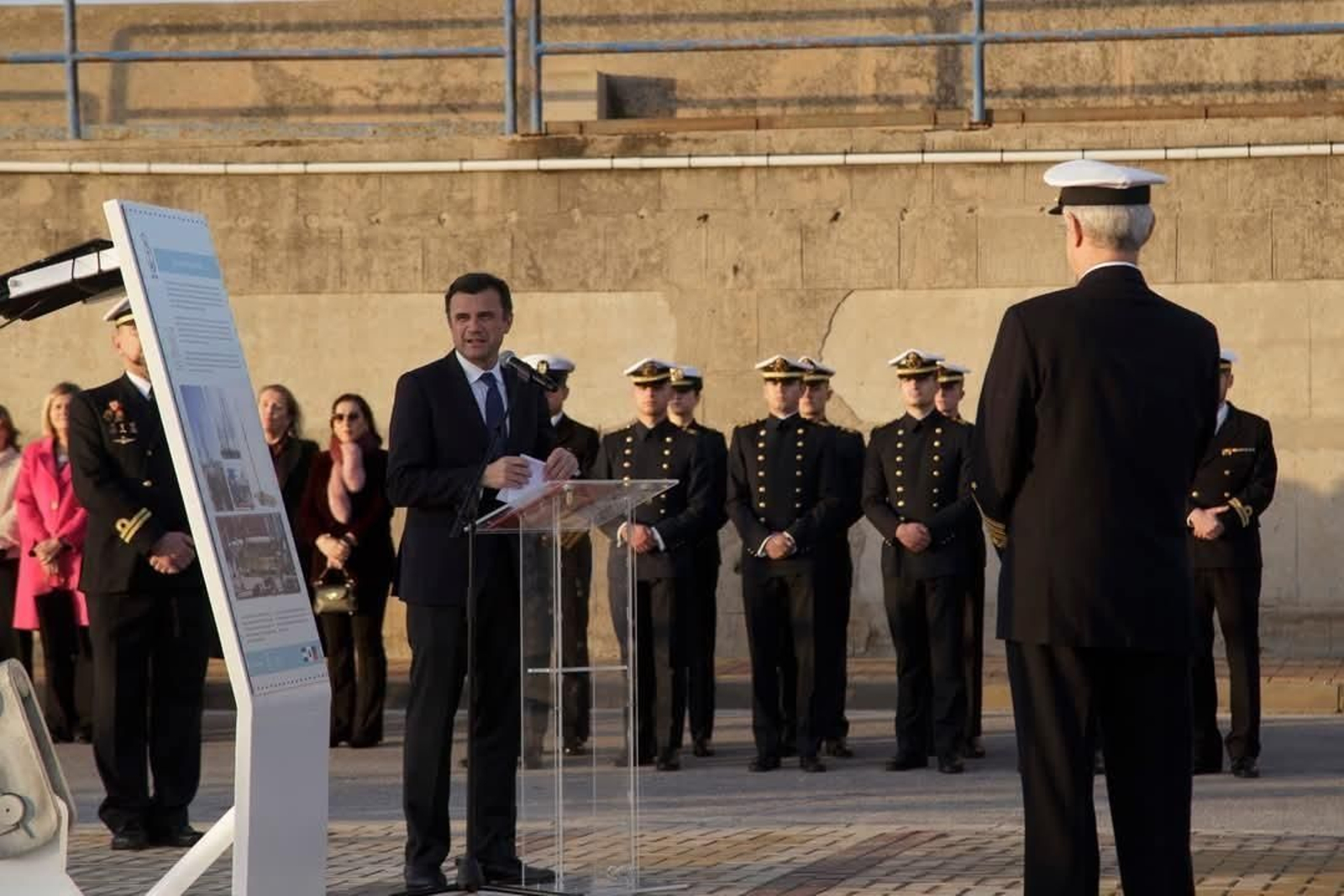 El alcalde de Cádiz, Bruno García, durante su intervención.