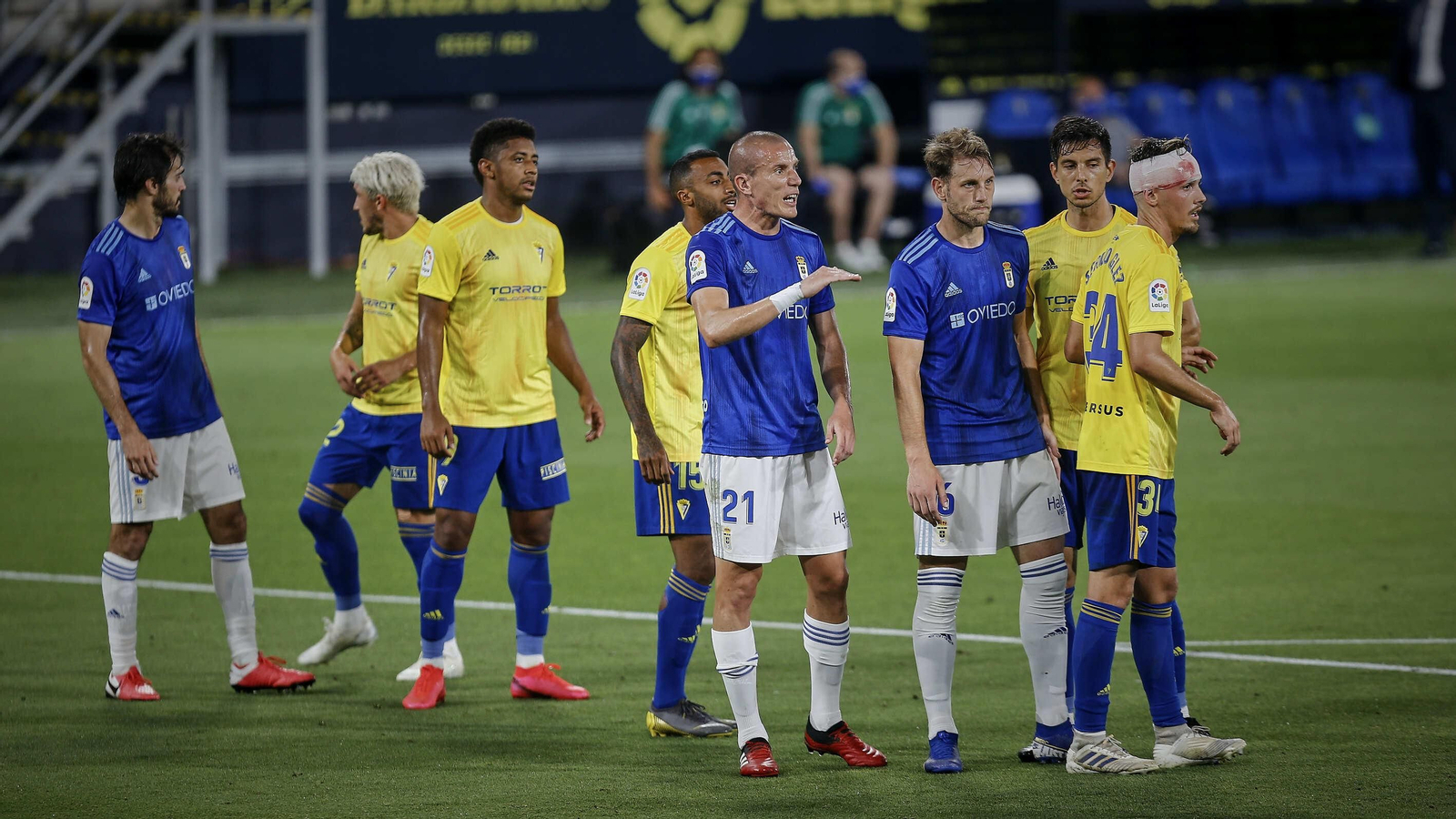 Las imágenes del Cádiz-Oviedo
