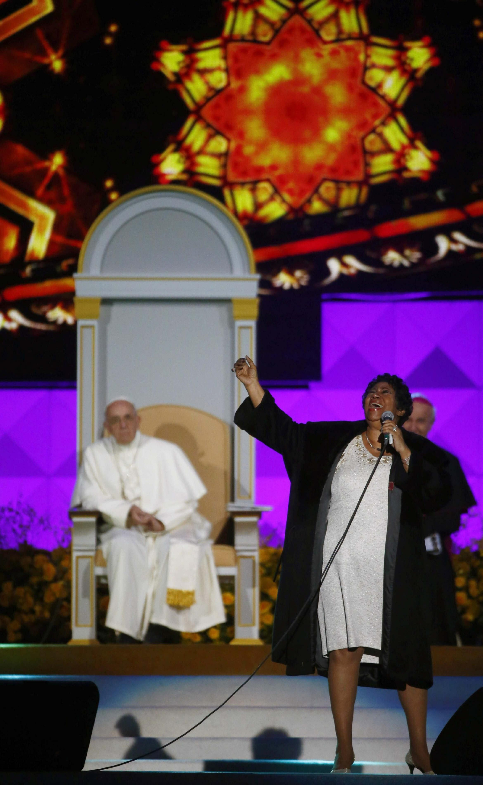 La cantante durante una actuación frente al Papa Francisco en 2005