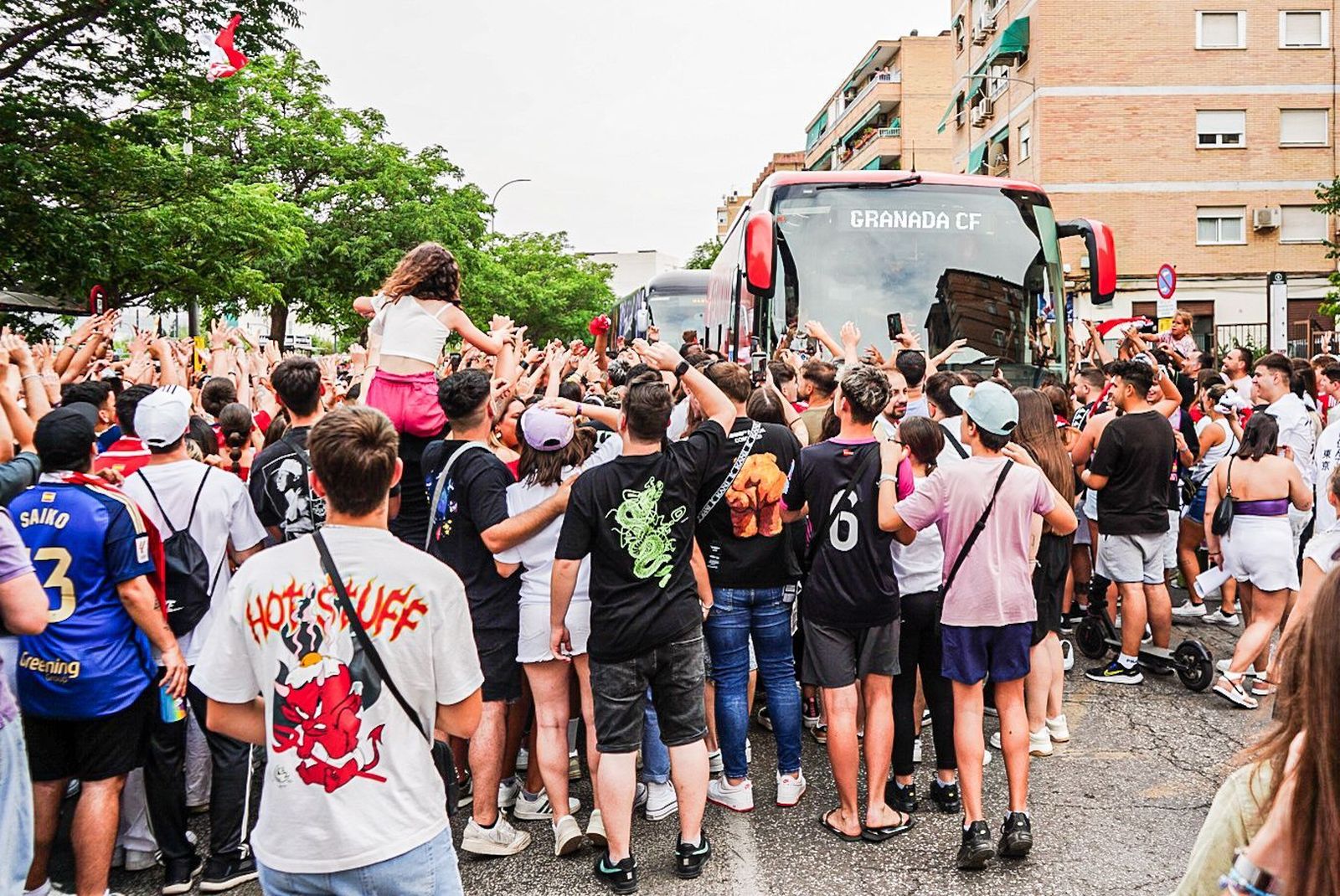 La llegada de Saiko a Los Cármenes, en imágenes