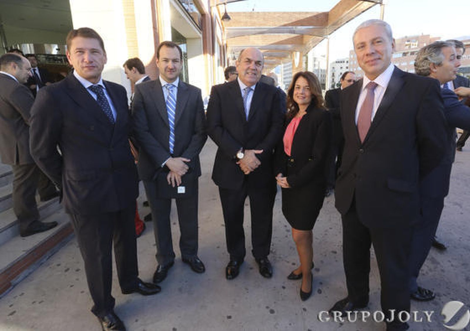 Manuel López, Enrique Rodríguez, Macarena López de Rueda y Rui Costa, directivos de BBVA, junto al empresario cárnico Federico Beltrán (en el centro). / Albiñana