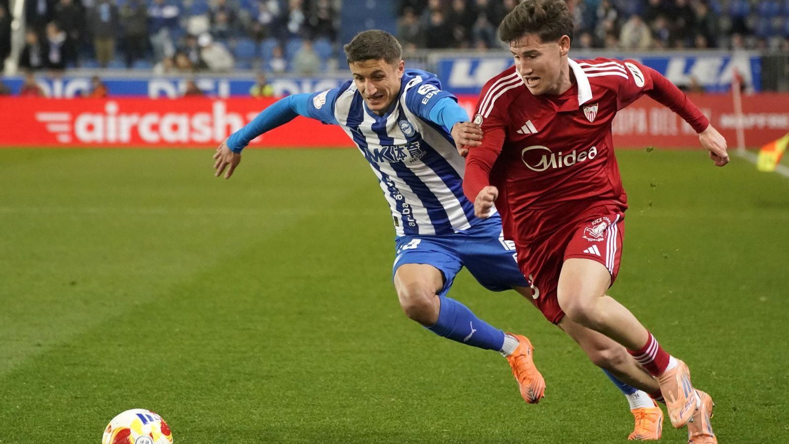 Oso fue el mejor del Sevilla.