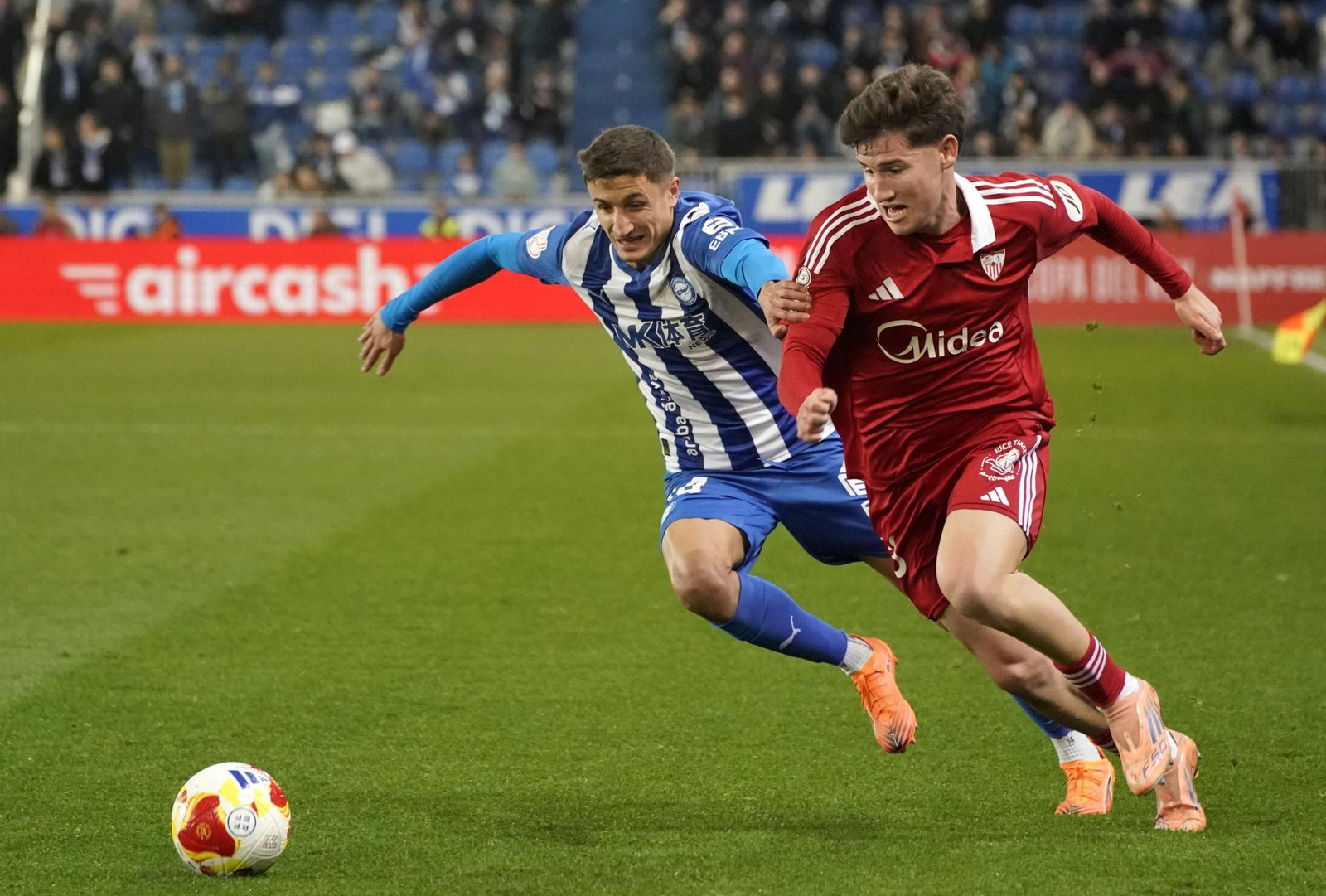 Oso fue el mejor del Sevilla.