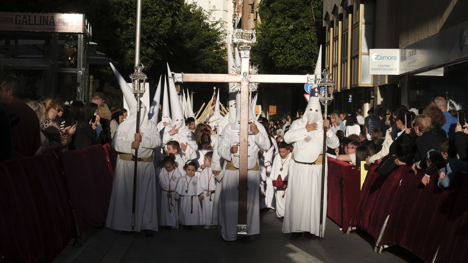 La procesión de la Santa Cena en Almería, en imágenes