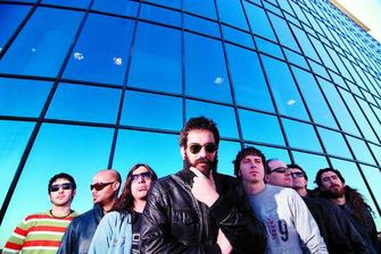 Eskorzo son, de izquierda a derecha, Carlos Díaz, Jimí García, J.J. Machuca, Tony Moreno, Jose Uribe, José Gustavo Cabrerizo, Pruden Valdivieso y Ezequiel Olmos.