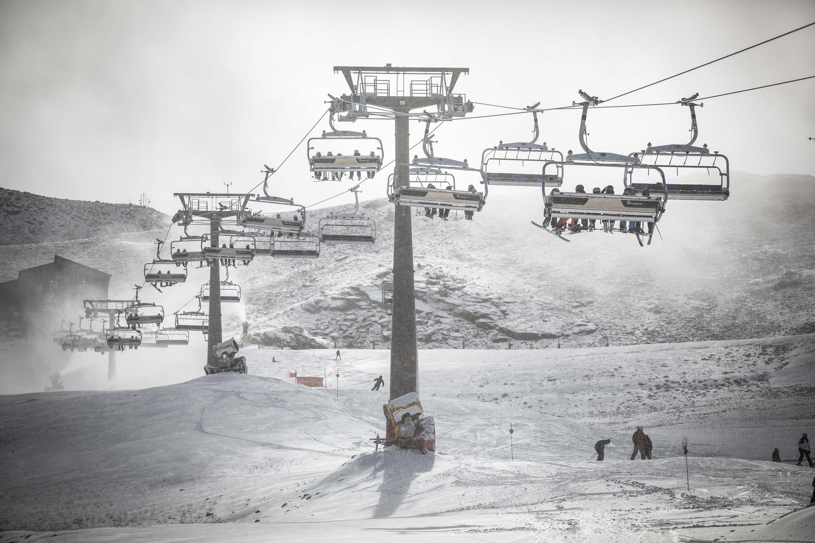 Fotos: así ha sido el inicio de la temporada de esquí en Sierra Nevada