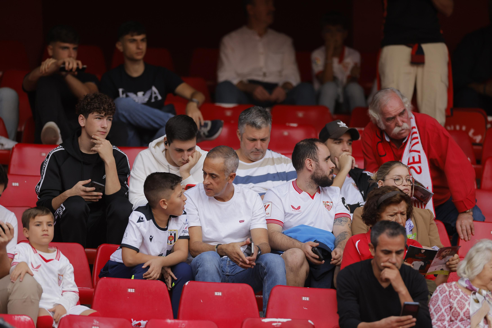 Búscate en las fotos del Sevilla-Madrid