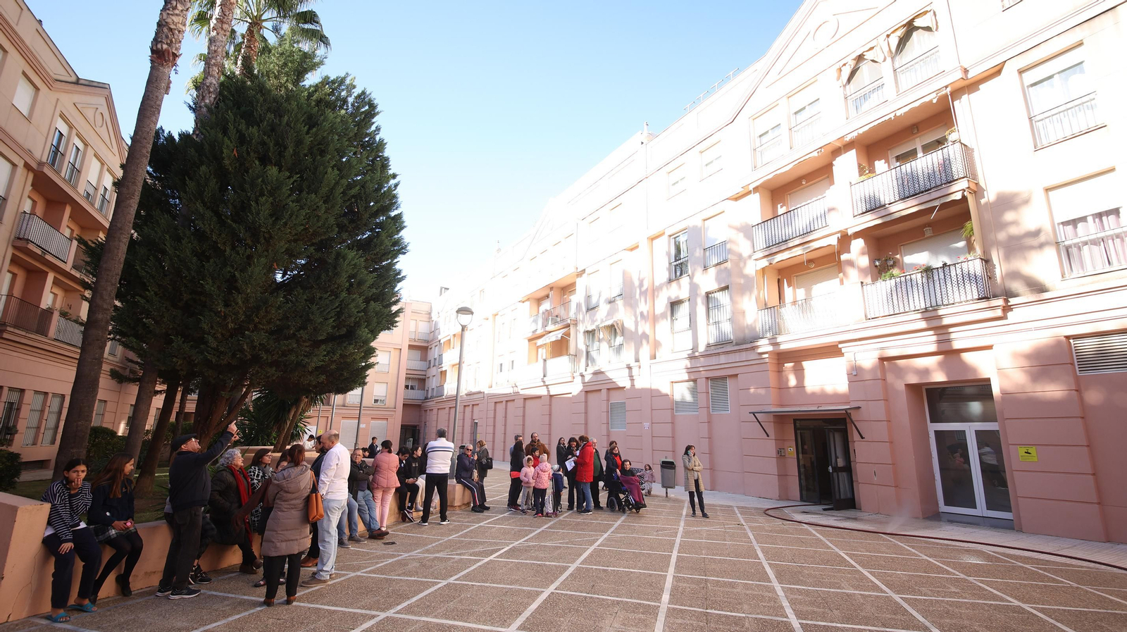 Grave incendio en un ático en Jerez