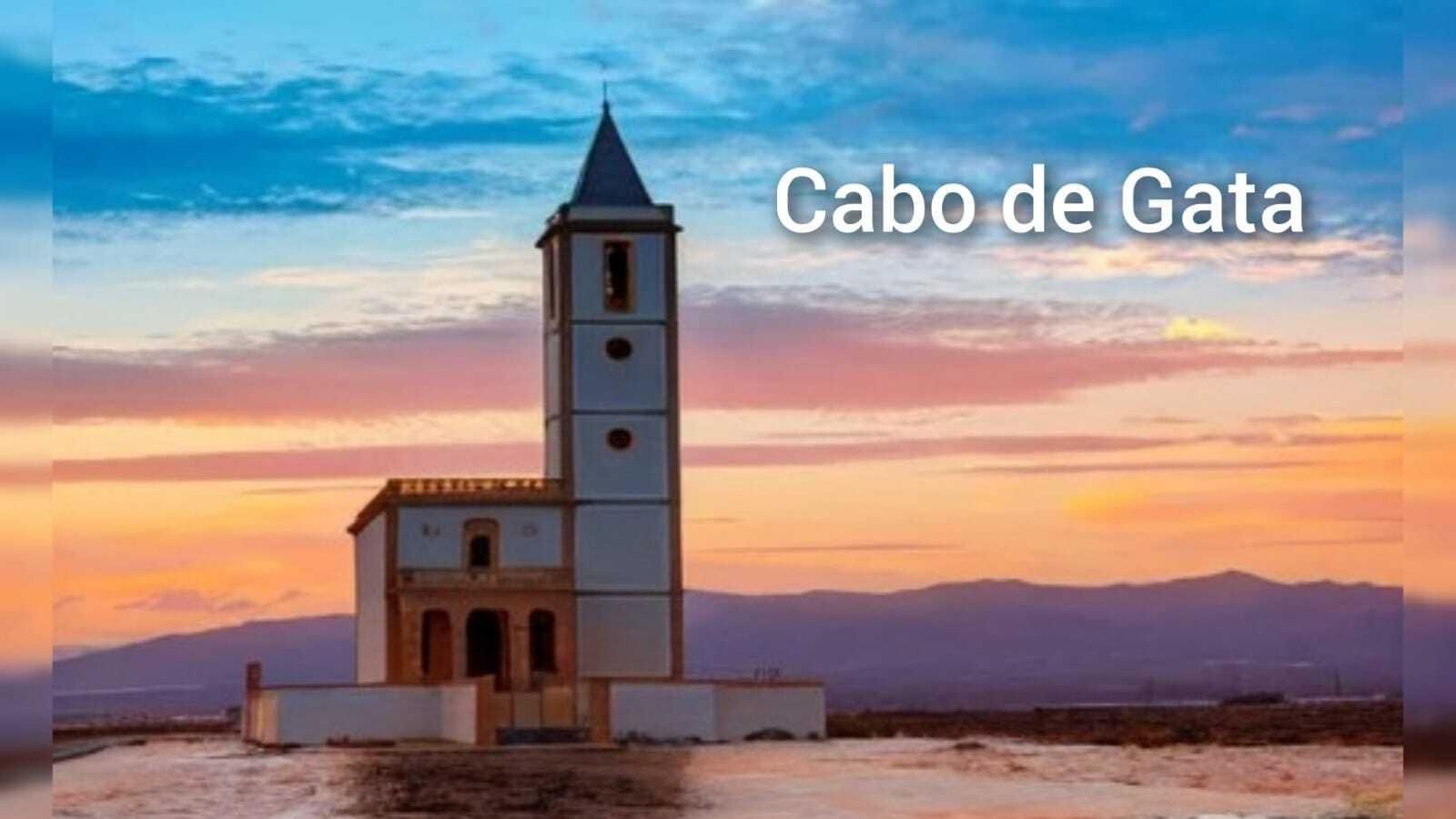 Representación de Las Salinas de Cabo de Gata inundada.