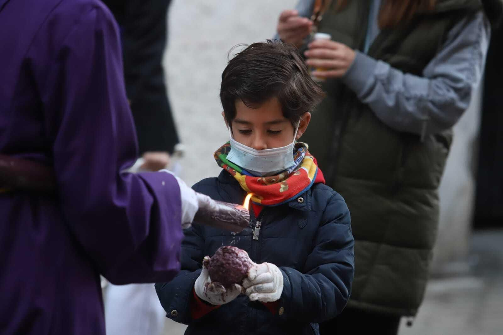 Imágenes del Nazareno recorriendo las calles de Huelva en la Semana Santa 2022.