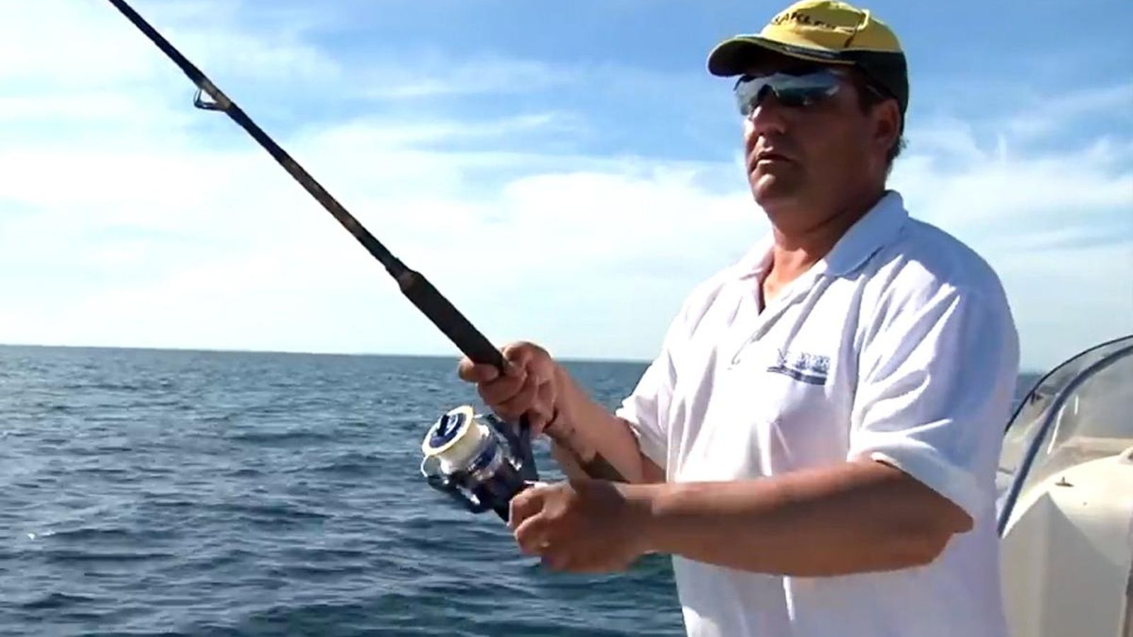 El pescador onubense durante una de sus apasionantes jornadas de pesca