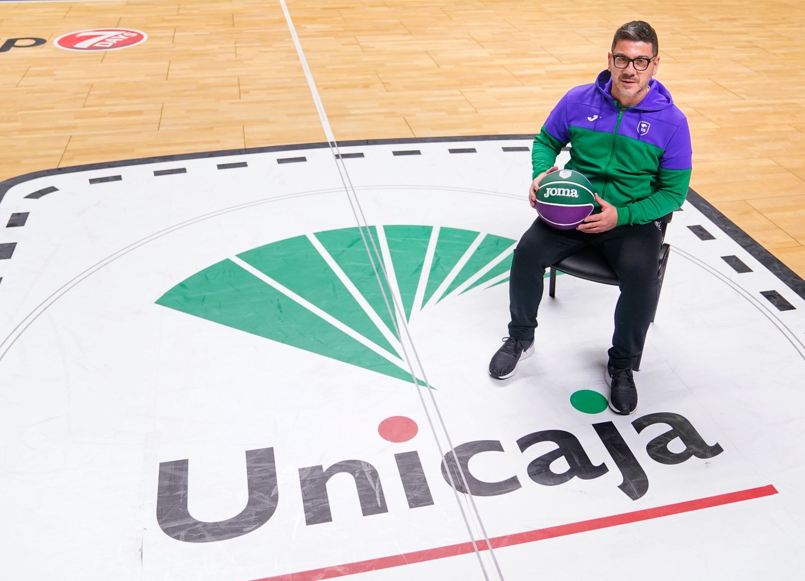 Las fotos de la presentación y el primer entrenamiento de Katsikaris con el Unicaja