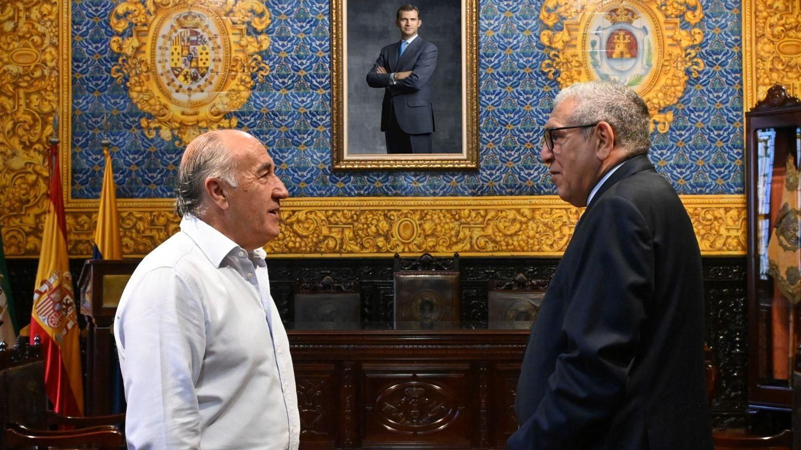 José Ignacio Landaluce recibe en la Casa Consistorial a Abdellah Bidou, nuevo cónsul general del Reino de Marruecos en Algeciras.