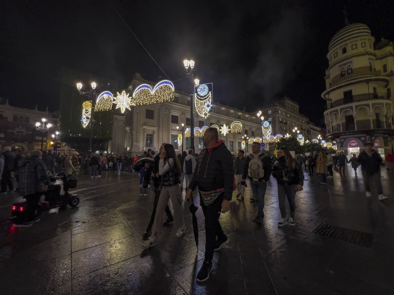 Las imágenes del alumbrado de Navidad en Sevilla