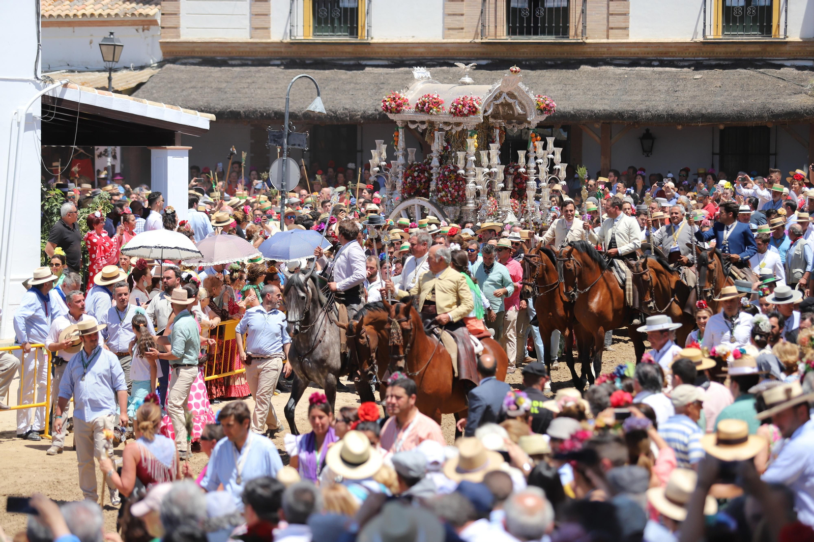 Imágenes de la presentación de las  Hermandades filiales  del sábado en el Rocío