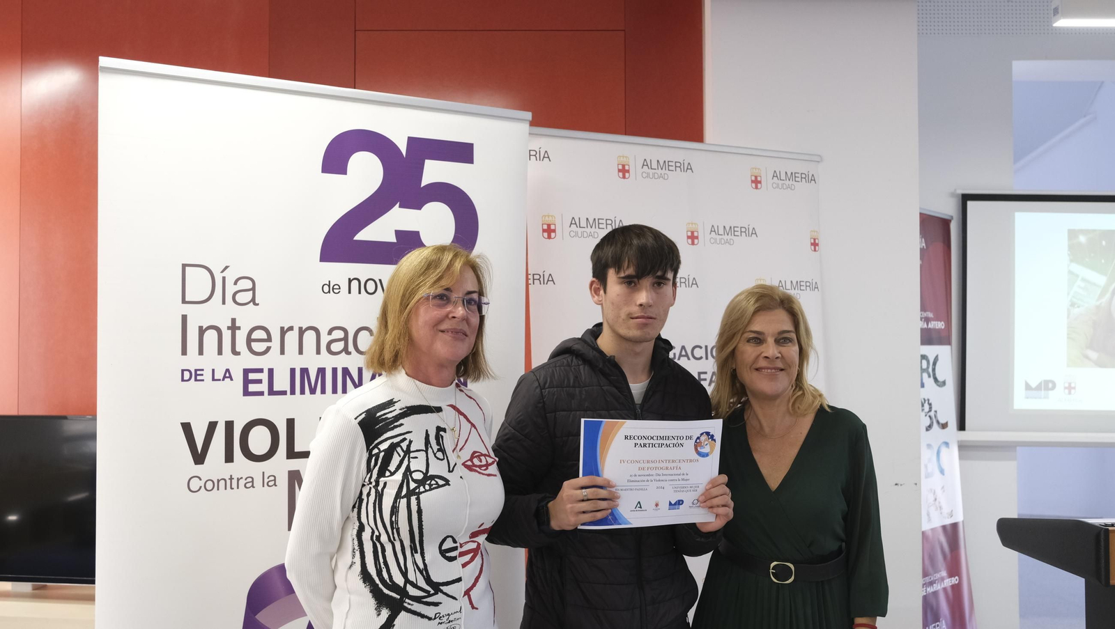 Búscate en la entrega de premios de fotografía escolar contra la violencia machista