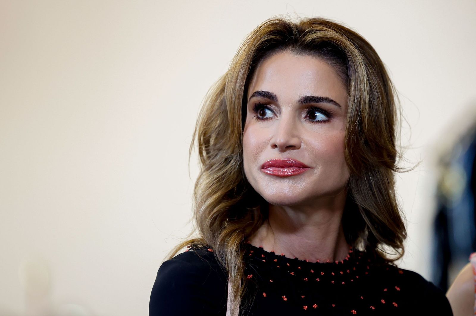 Un primer plano de la consorte jordana