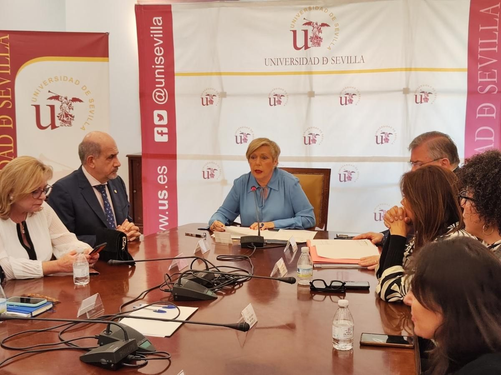 Carmen Vargas durante el consejo de gobierno de la US.